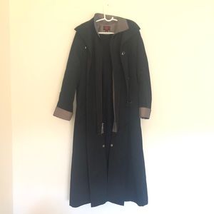 Black Gallery large raincoat with detachable hood